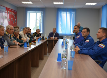 В аэроклубе имени Ю.А. Гагарина прошла встреча с космонавтами